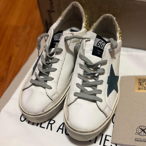 Golden Goose Sneakers Size 37 - Picture 4 of 6